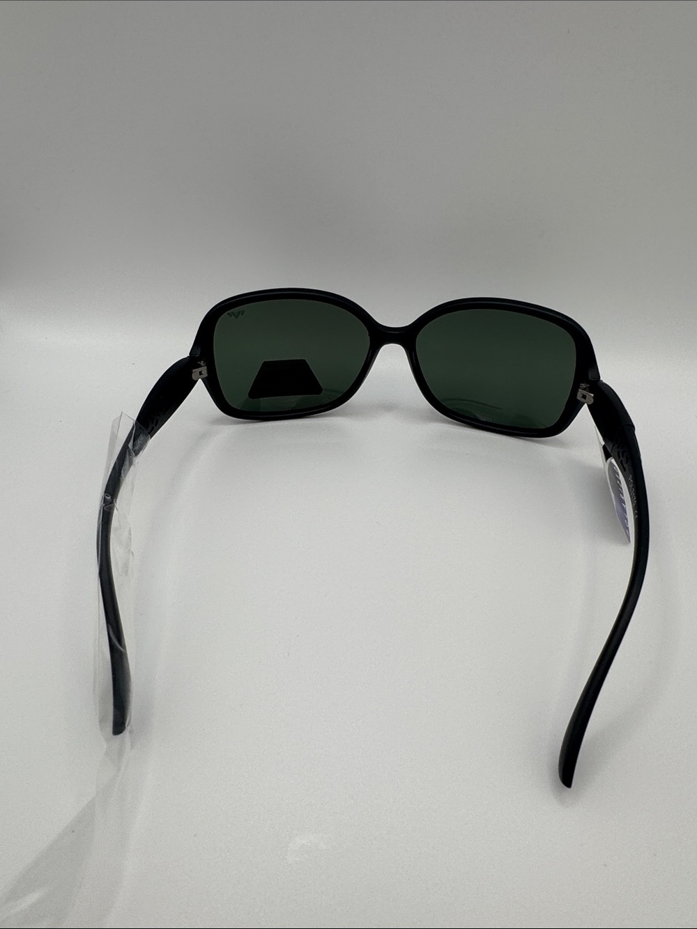 Polarized Black Women's Sunglasses - Picture 4 of 4